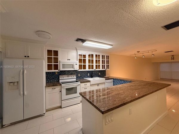 13741 Flora Pl, Unit B, Delray Beach, FL 33484