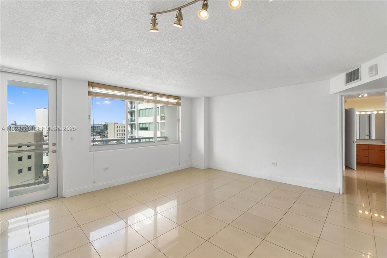 7135 Collins Ave, Unit 613, Miami Beach, FL 33141 Photo