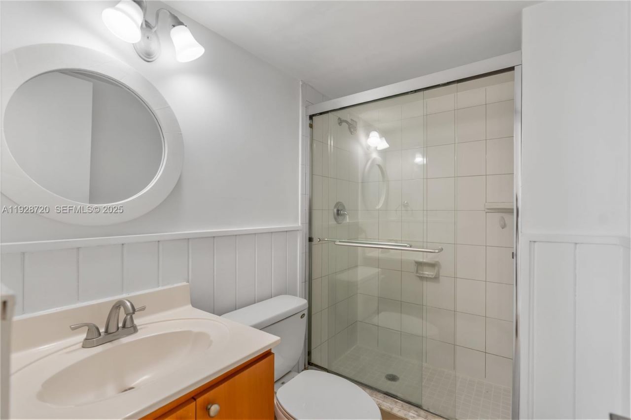 7135 Collins Ave, Unit 613, Miami Beach, FL 33141 Photo