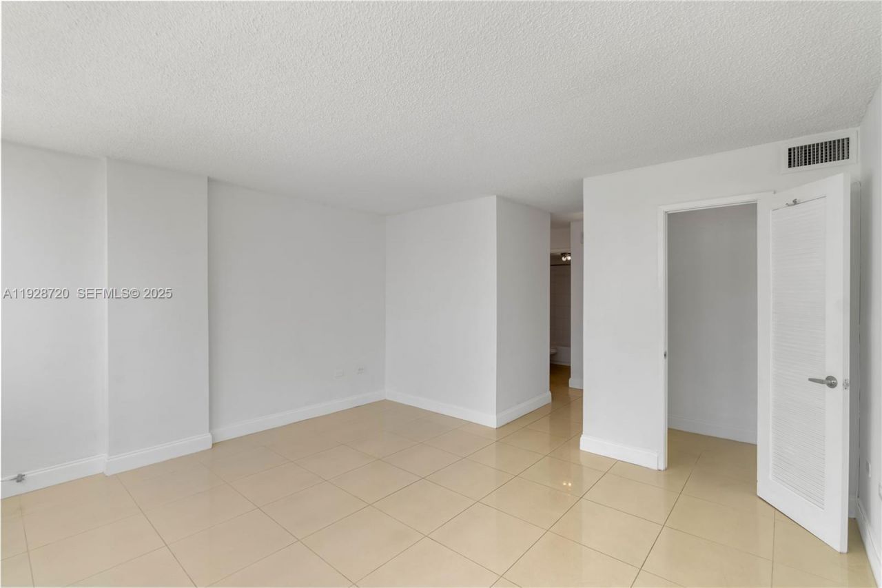 7135 Collins Ave, Unit 613, Miami Beach, FL 33141 Photo