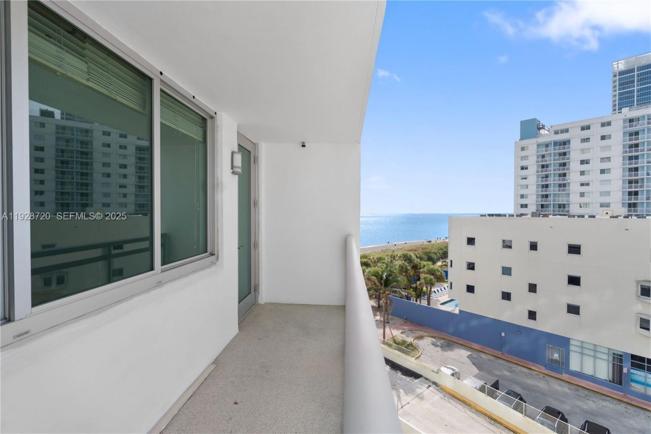 7135 Collins Ave, Unit 613, Miami Beach, FL 33141 Photo