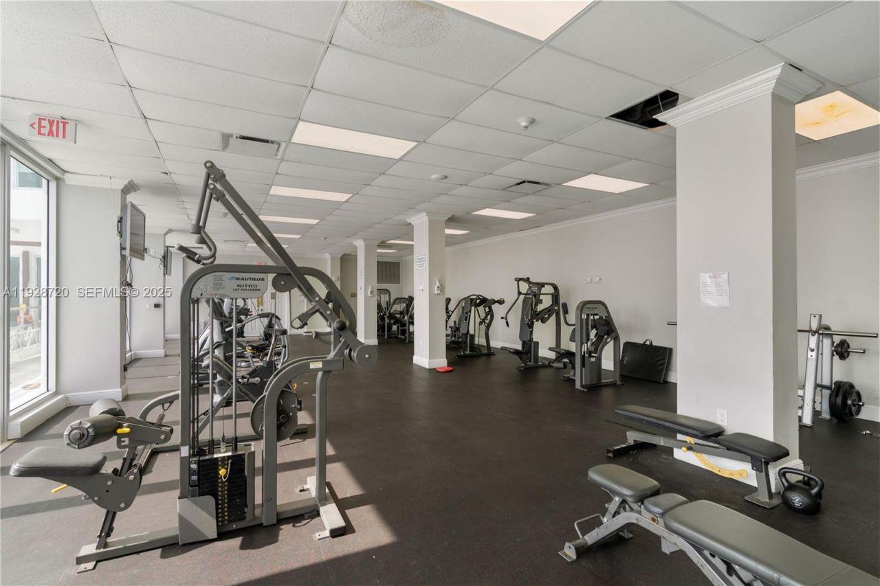 7135 Collins Ave, Unit 613, Miami Beach, FL 33141 Photo