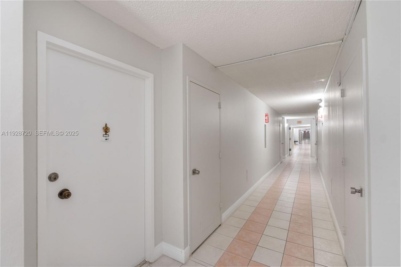 7135 Collins Ave, Unit 613, Miami Beach, FL 33141 Photo