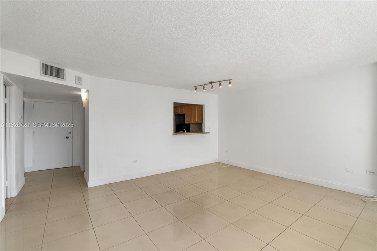 7135 Collins Ave, Unit 613, Miami Beach, FL 33141 Photo