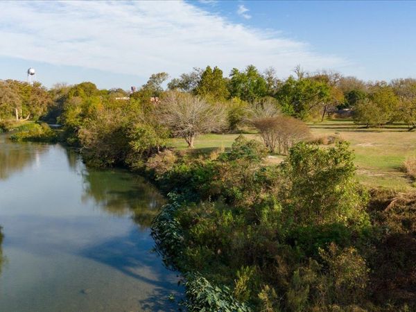 100 Arlene LN, Martindale, TX 78655