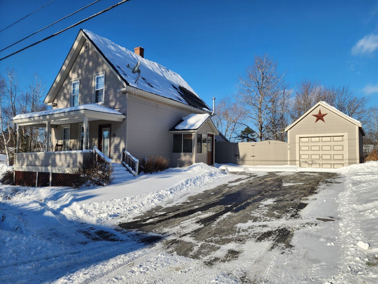 18 Washington Street, Greenville, ME 04441 Main Photo