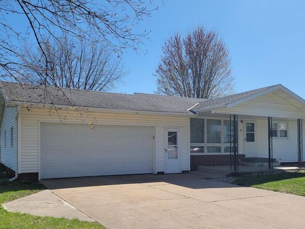 40 Bayou Drive, Nashua, IA 50658