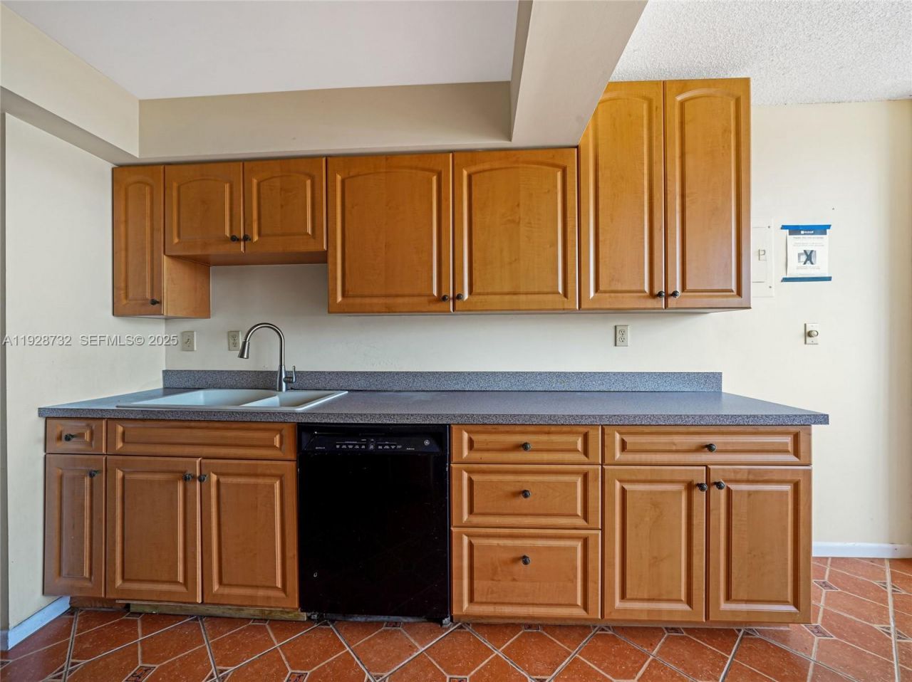 100 Golden Isles Dr, Unit PH 6, Hallandale Beach, FL 33009 Photo