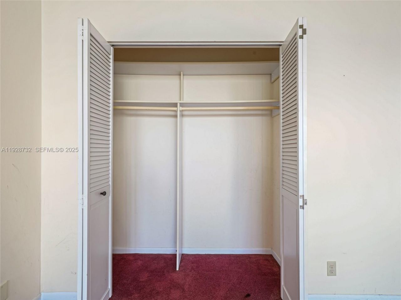 100 Golden Isles Dr, Unit PH 6, Hallandale Beach, FL 33009 Photo