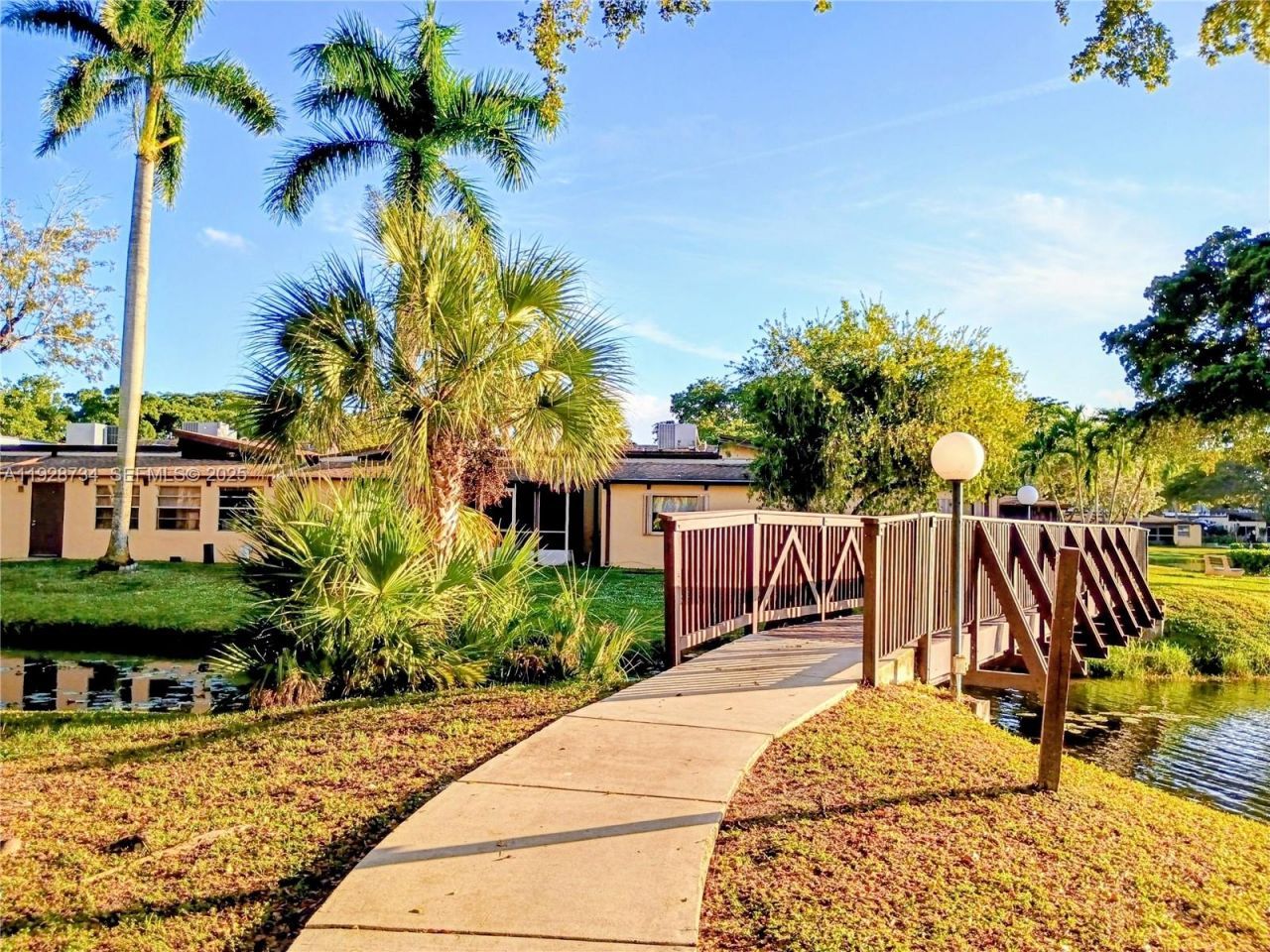 151 Berkley Rd, Unit 308, Hollywood, FL 33024 Photo