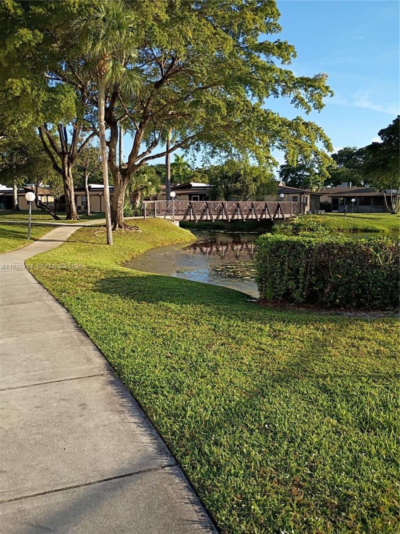 151 Berkley Rd, Unit 308, Hollywood, FL 33024 Photo