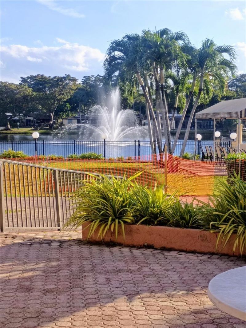 151 Berkley Rd, Unit 308, Hollywood, FL 33024 Photo