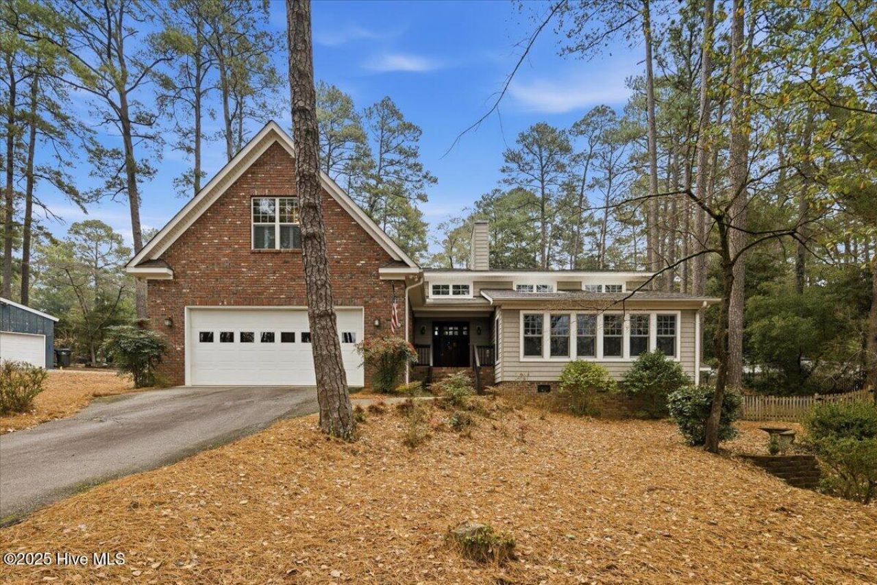 575 S Valley Road, Southern Pines, NC 28387 Main Photo