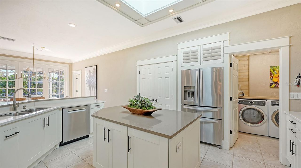 5165 Sandy Cove Avenue, Siesta Key, FL 34242 Photo