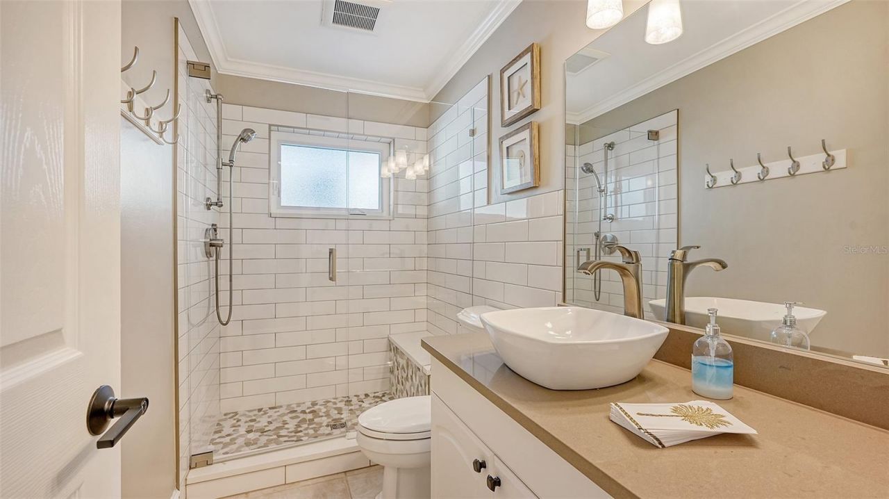 5165 Sandy Cove Avenue, Siesta Key, FL 34242 Photo