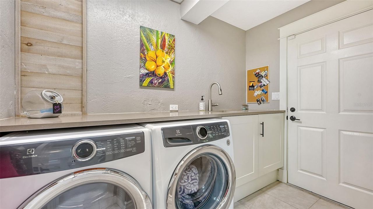 5165 Sandy Cove Avenue, Siesta Key, FL 34242 Photo