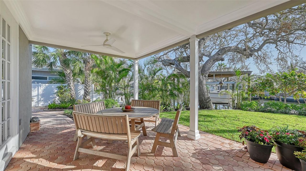 5165 Sandy Cove Avenue, Siesta Key, FL 34242 Photo