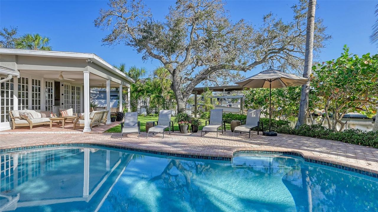 5165 Sandy Cove Avenue, Siesta Key, FL 34242 Photo