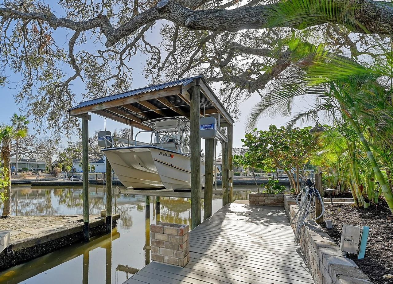 5165 Sandy Cove Avenue, Siesta Key, FL 34242 Photo