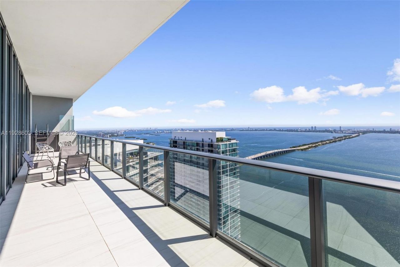 480 NE 31st St, Unit PH5303, Miami, FL 33137 Photo