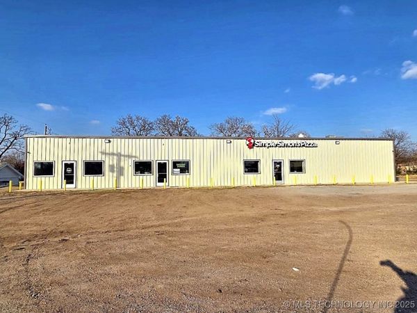 301 N F Street, Yale, OK 74085