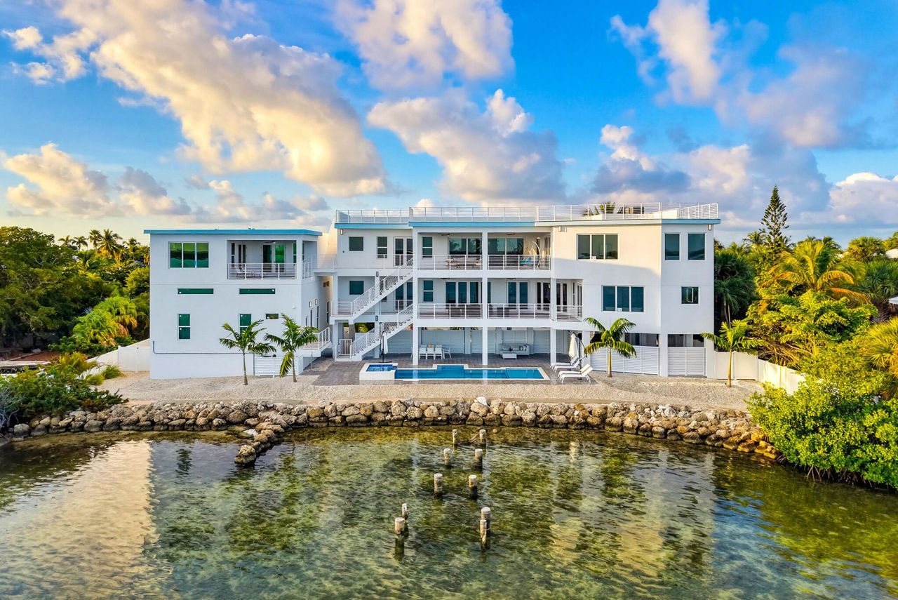 1041 E Buttonwood Drive, Sugarloaf, FL 33042 Photo