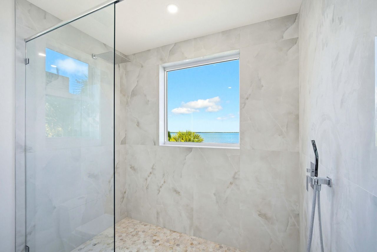 1041 E Buttonwood Drive, Sugarloaf, FL 33042 Photo