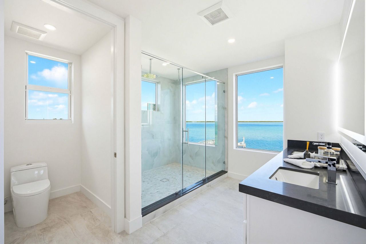 1041 E Buttonwood Drive, Sugarloaf, FL 33042 Photo