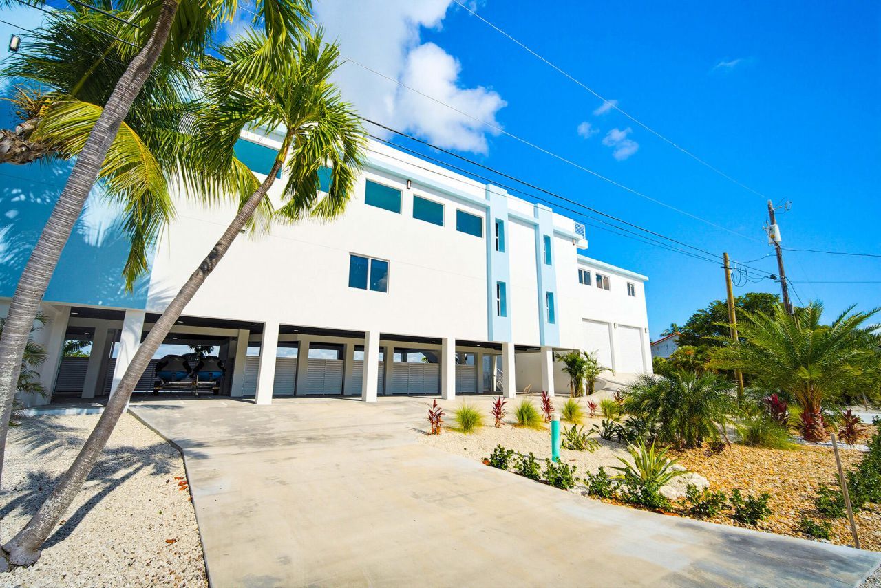 1041 E Buttonwood Drive, Sugarloaf, FL 33042 Photo