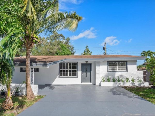 261 NE 172nd St, North Miami Beach, FL 33162