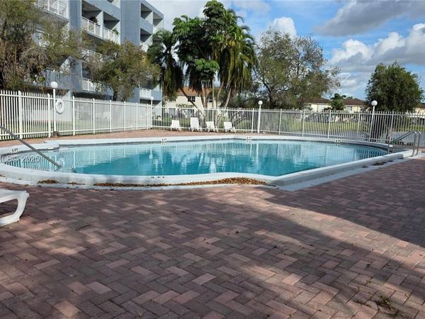 9375 Fontainebleau Blvd, Unit L420, Miami, FL 33172