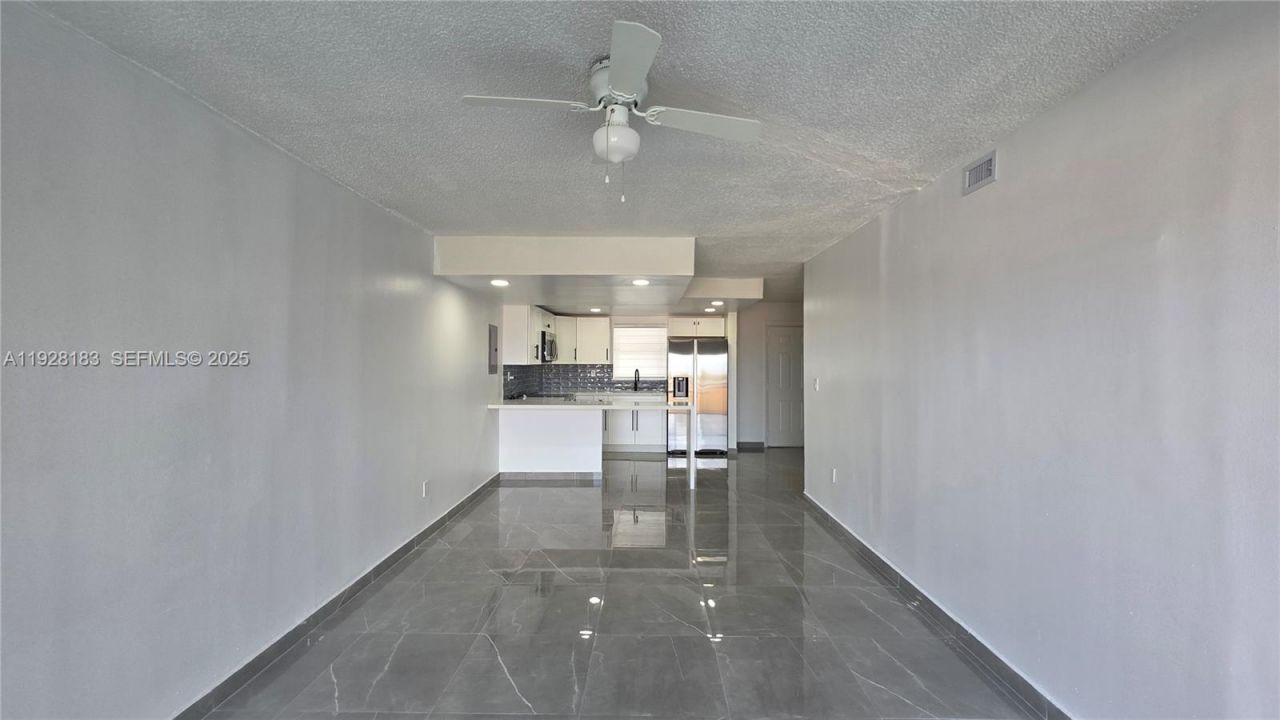 9375 Fontainebleau Blvd, Unit L420, Miami, FL 33172 Photo