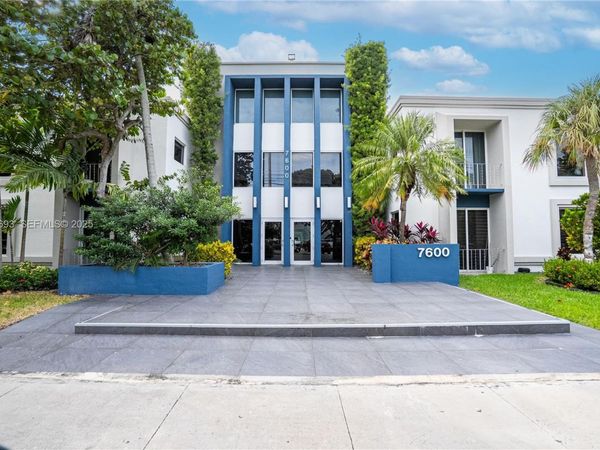 7600 S Red Rd, South Miami, FL 33143