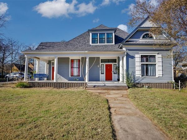 1015 N Dixon Street, Gainesville, TX 76240