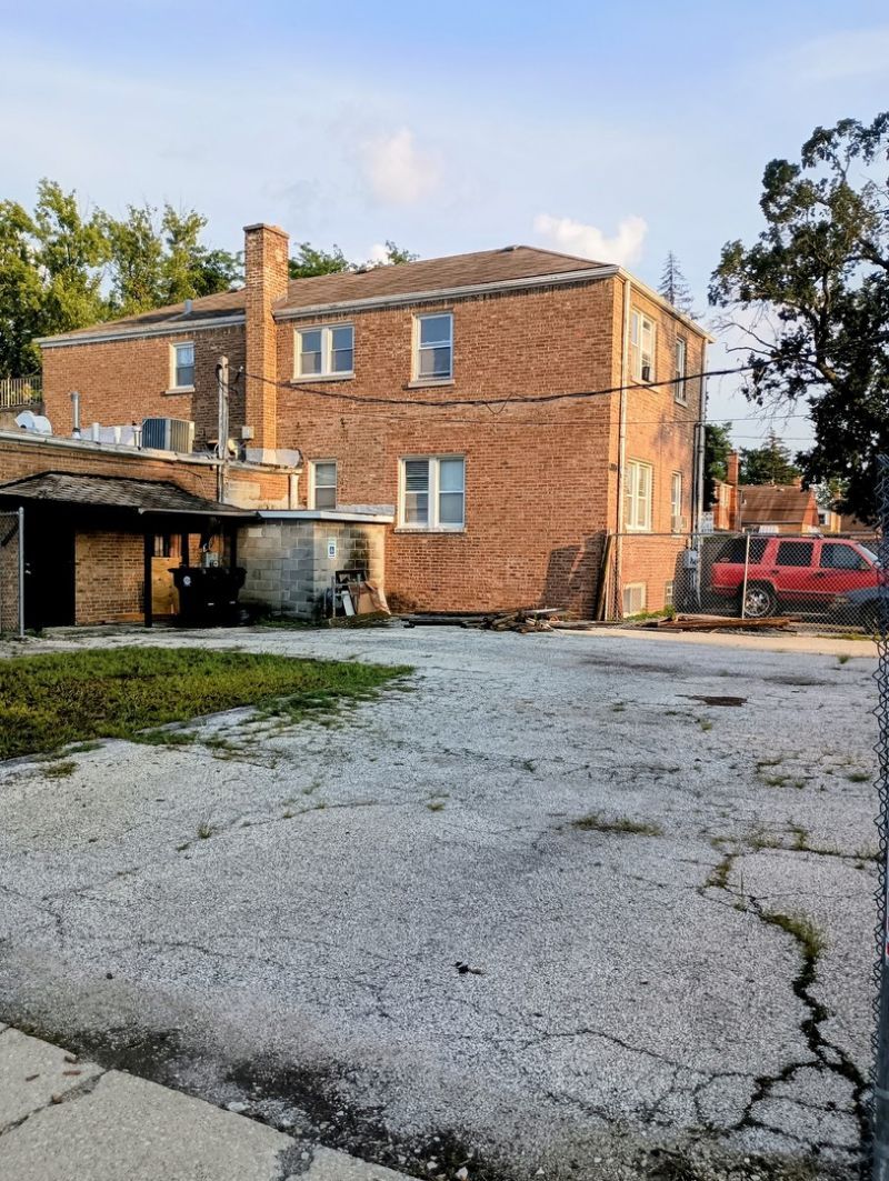 2000-04 S 17th Avenue, Broadview, IL 60155