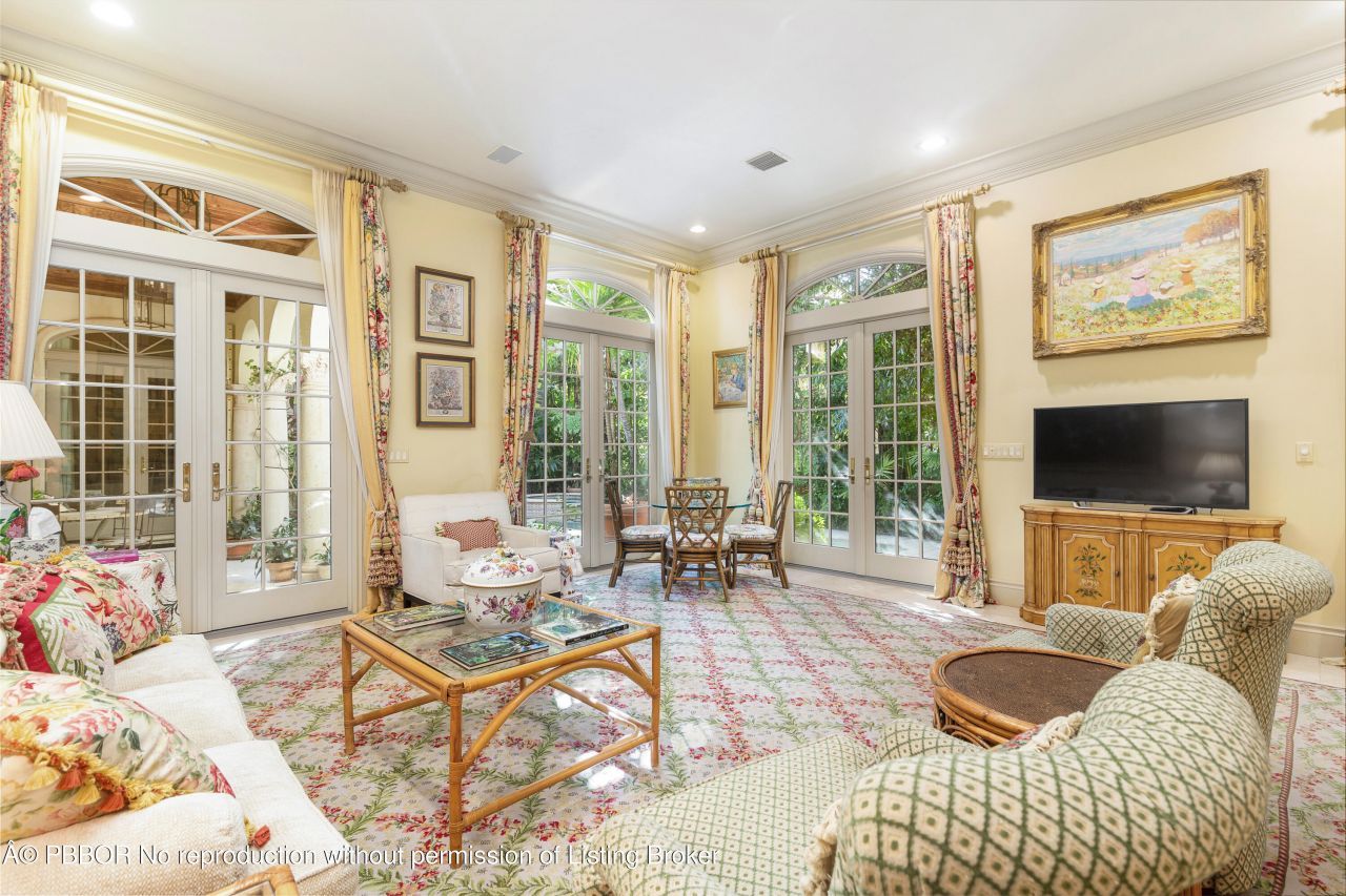 446 Brazilian Avenue, Unit 446, Palm Beach, FL 33480 Photo