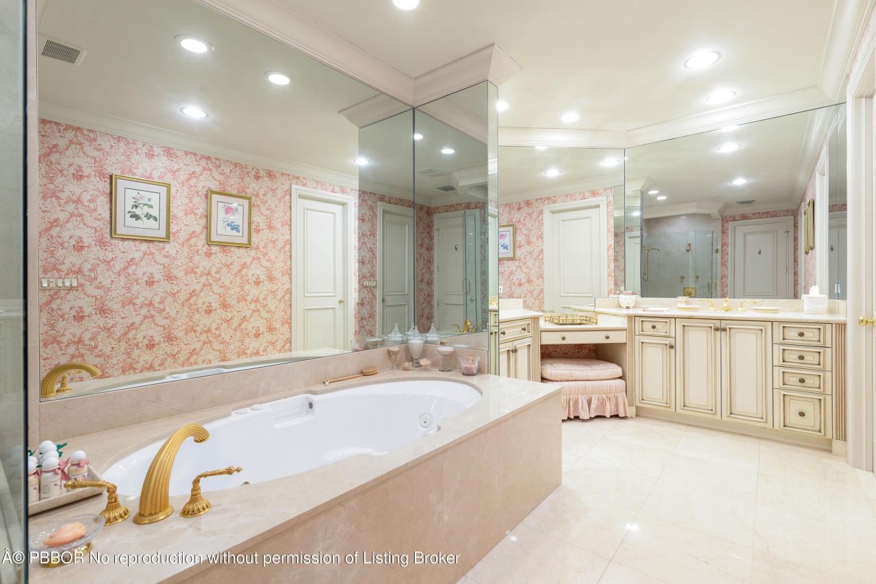 446 Brazilian Avenue, Unit 446, Palm Beach, FL 33480 Photo