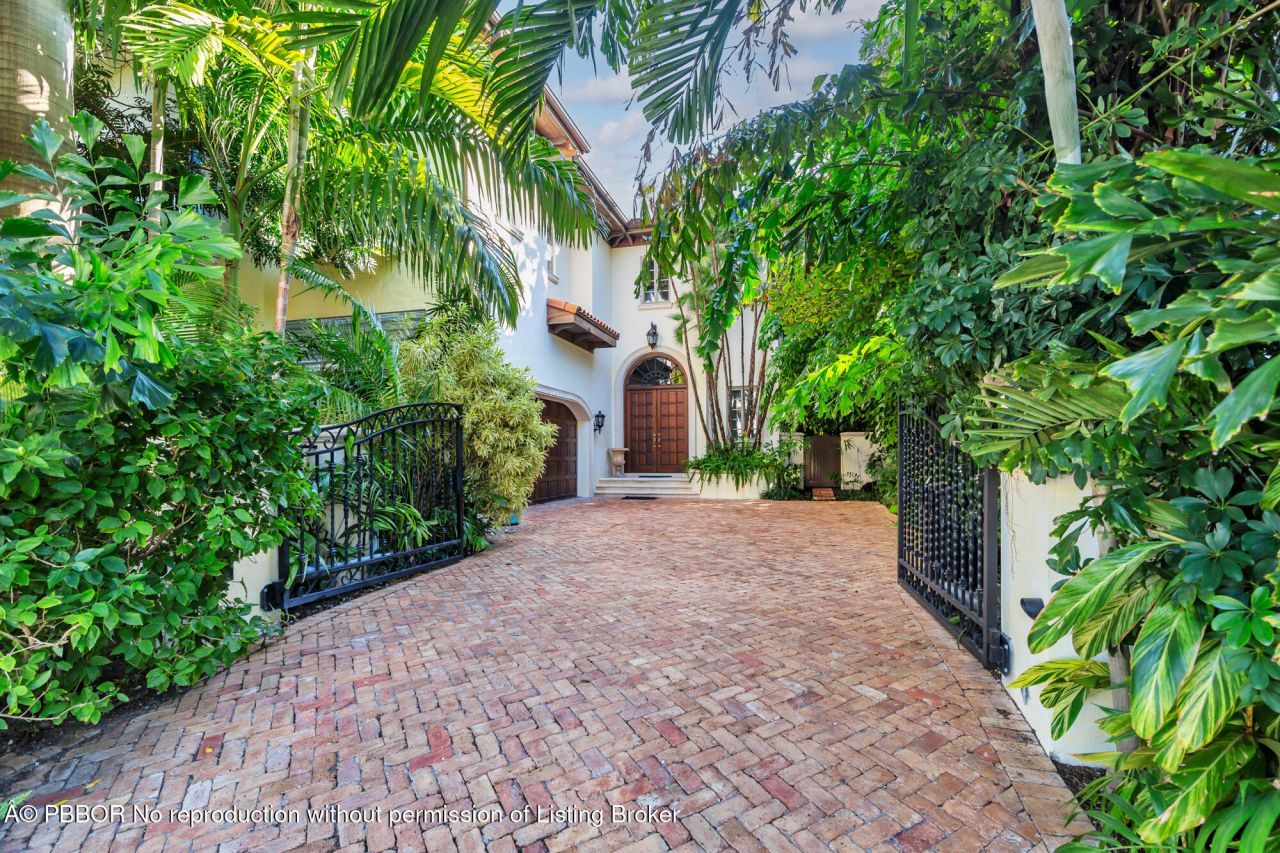 446 Brazilian Avenue, Unit 446, Palm Beach, FL 33480 Photo