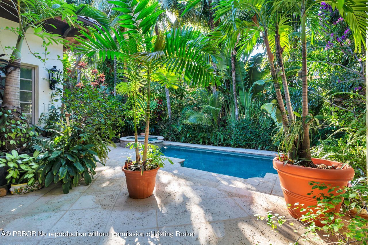 446 Brazilian Avenue, Unit 446, Palm Beach, FL 33480 Photo