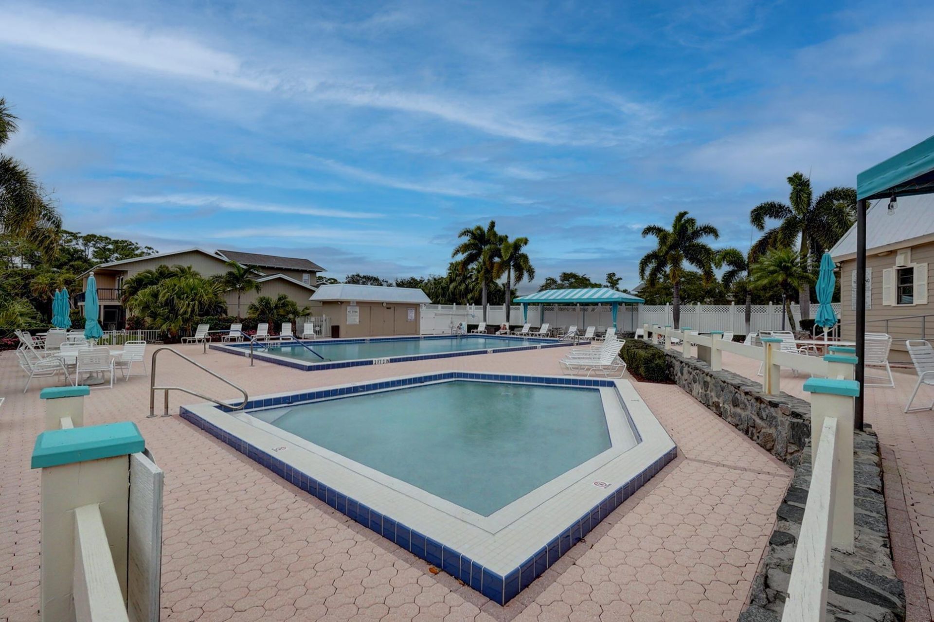 18350 SE Wood Haven Lane, Unit J, Jupiter, FL 33469 Photo