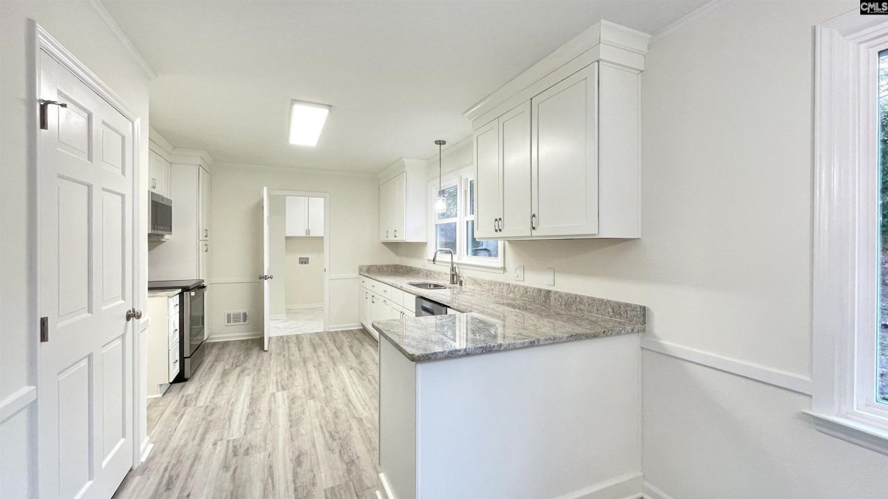 140 Park Shore Drive E Photo 10