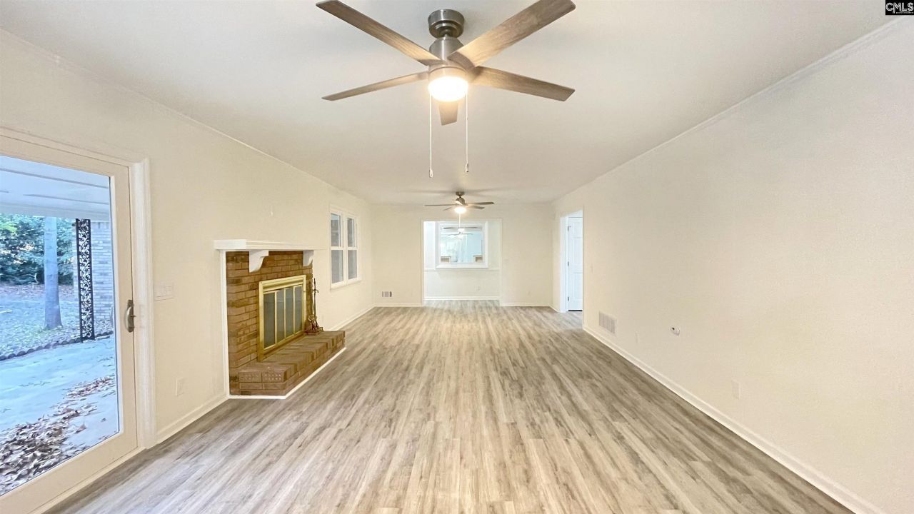 140 Park Shore Drive E Photo 6