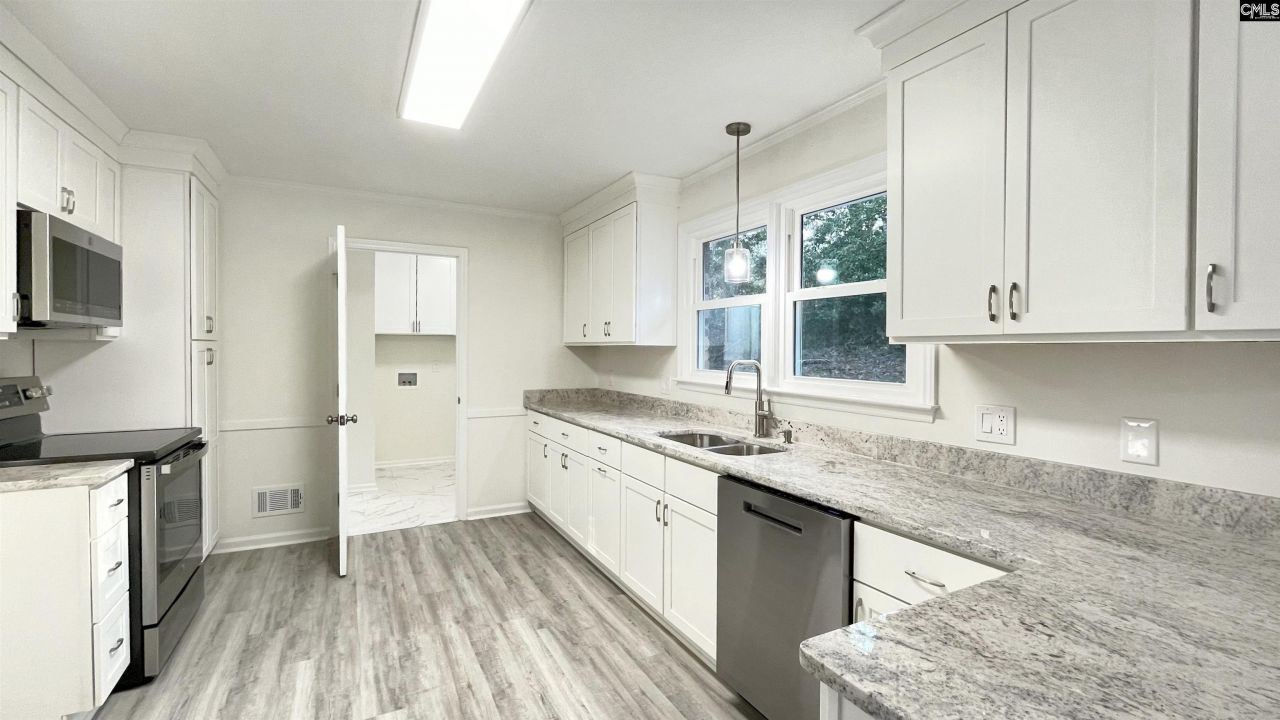 140 Park Shore Drive E Photo 8