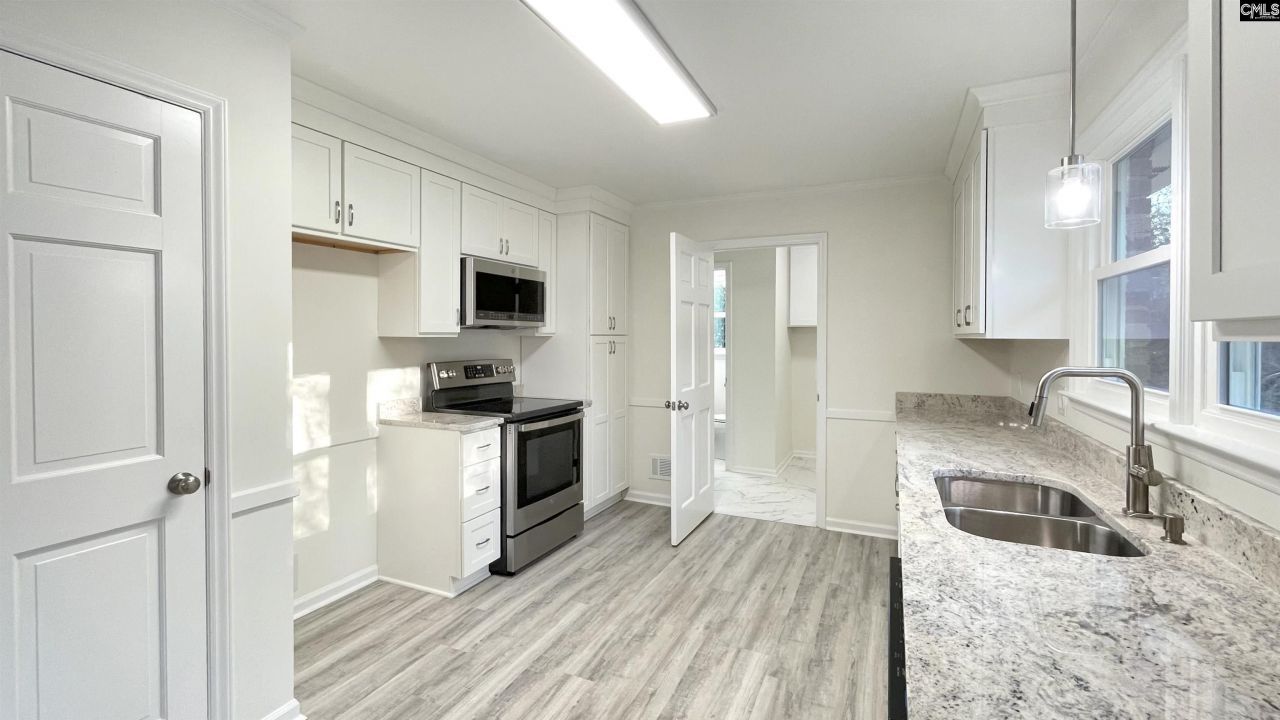 140 Park Shore Drive E Photo 9