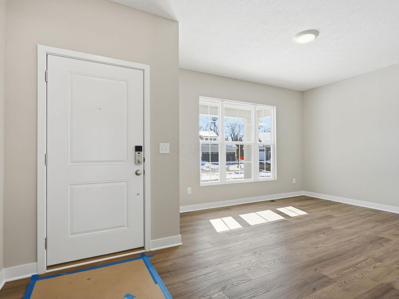 284 Olympic Loop, Commercial Point, OH 43116 Photo 3