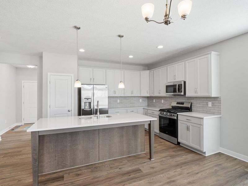 284 Olympic Loop, Commercial Point, OH 43116 Photo 7