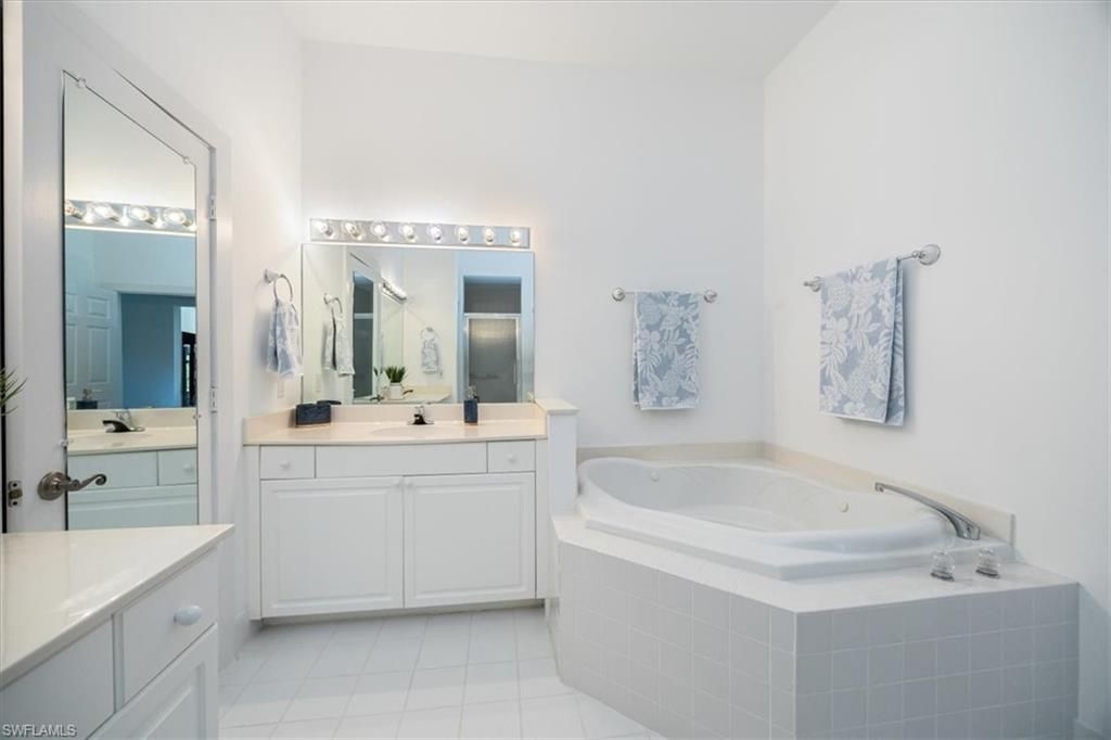1144 Egrets Walk Cir, Unit 202, Naples, FL 34108 Photo
