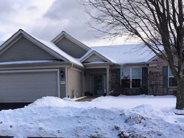 2545 Edgewater Drive, Elgin, IL 60124