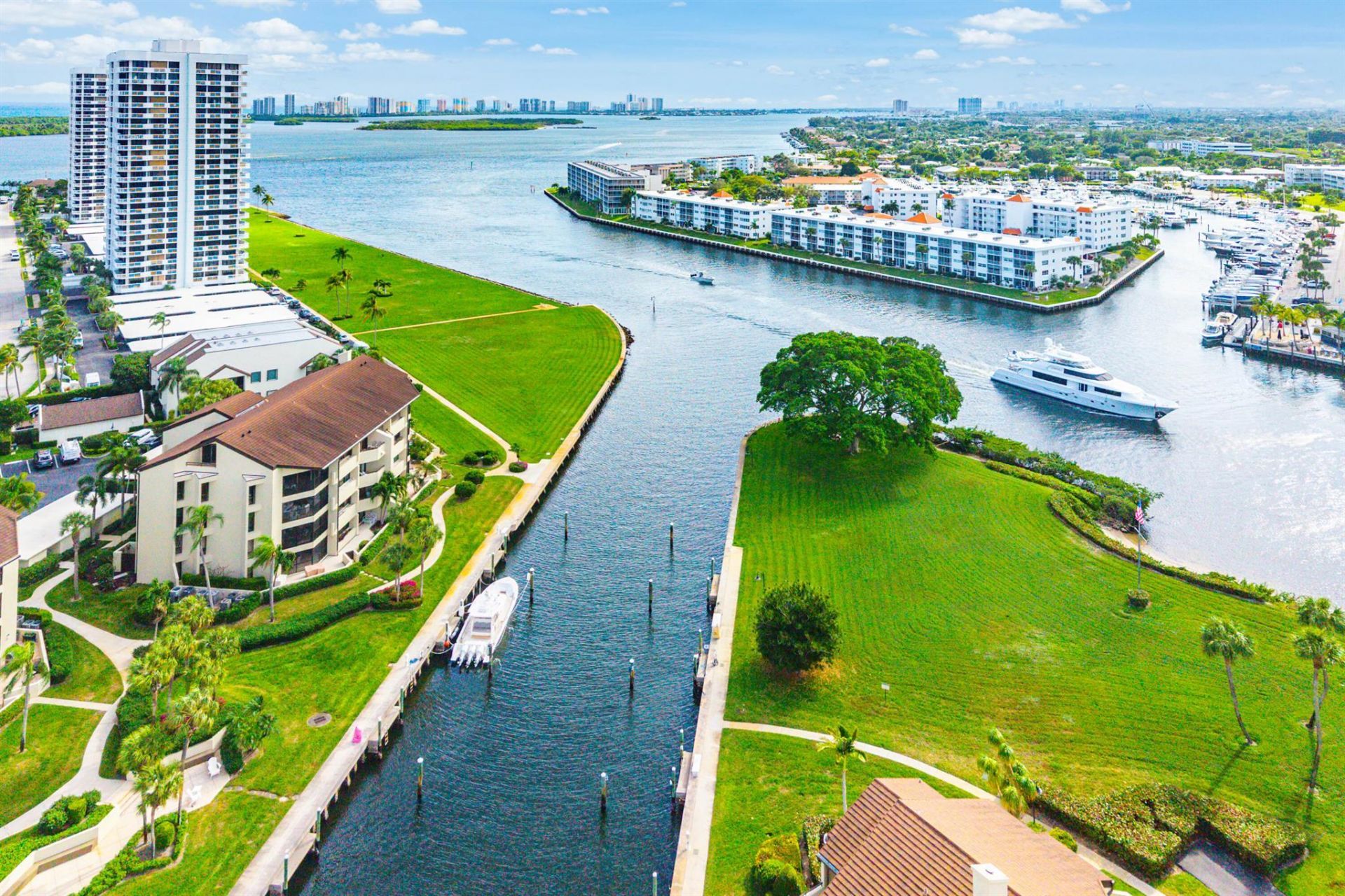 1109 Marine Way E L4r Way E, North Palm Beach, FL 33408 Photo