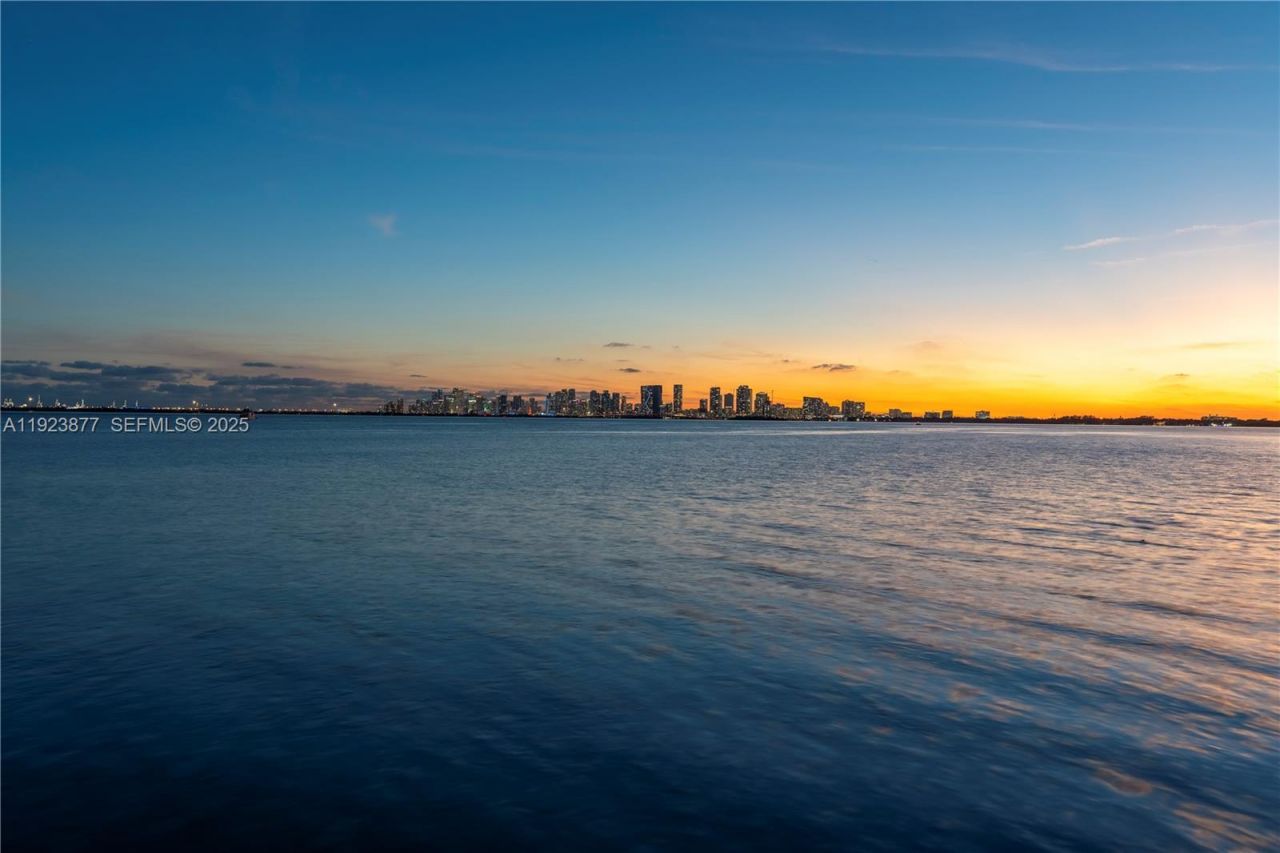 1680 S Treasure Dr, North Bay Village, FL 33141 Photo